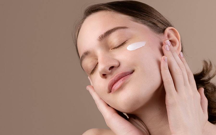 what are the benefits of eye cream 1