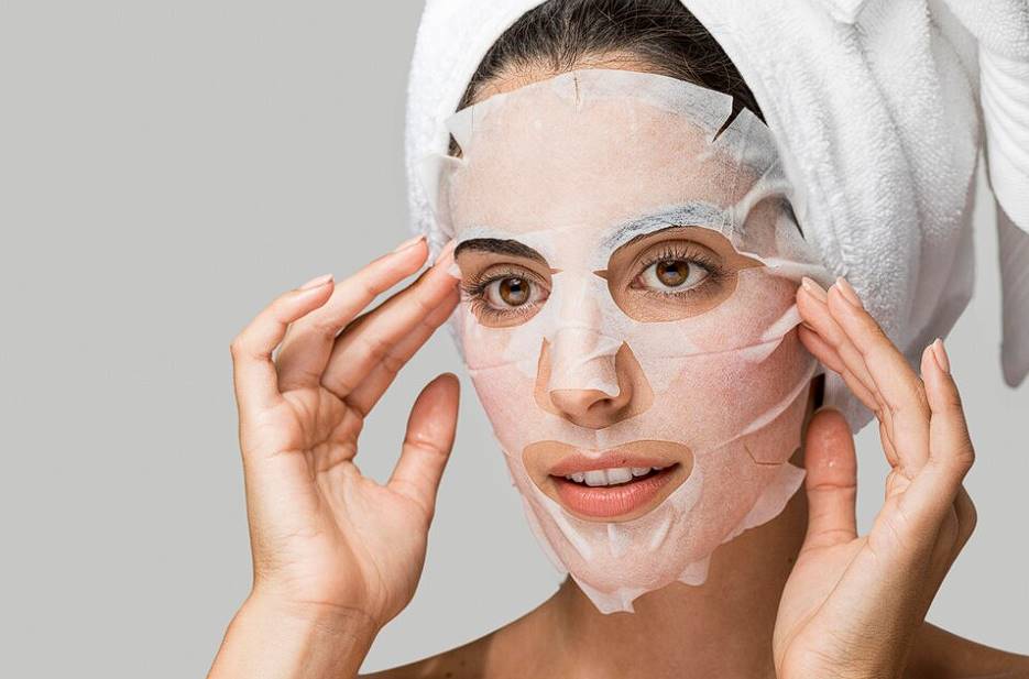 when is the best time to use a face mask 2